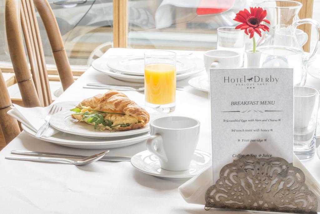 Hotel Derby การ์โลวีวารี ภายนอก รูปภาพ