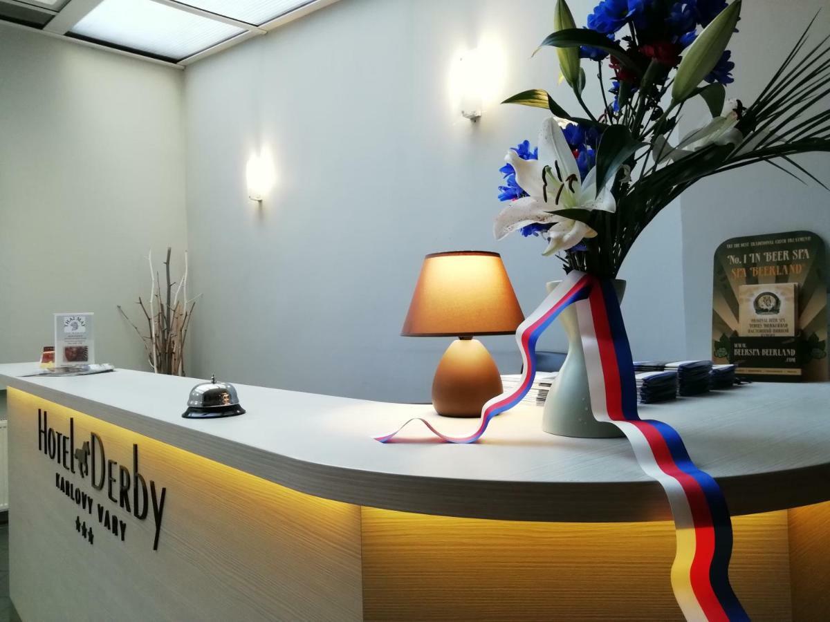 Hotel Derby การ์โลวีวารี ภายนอก รูปภาพ